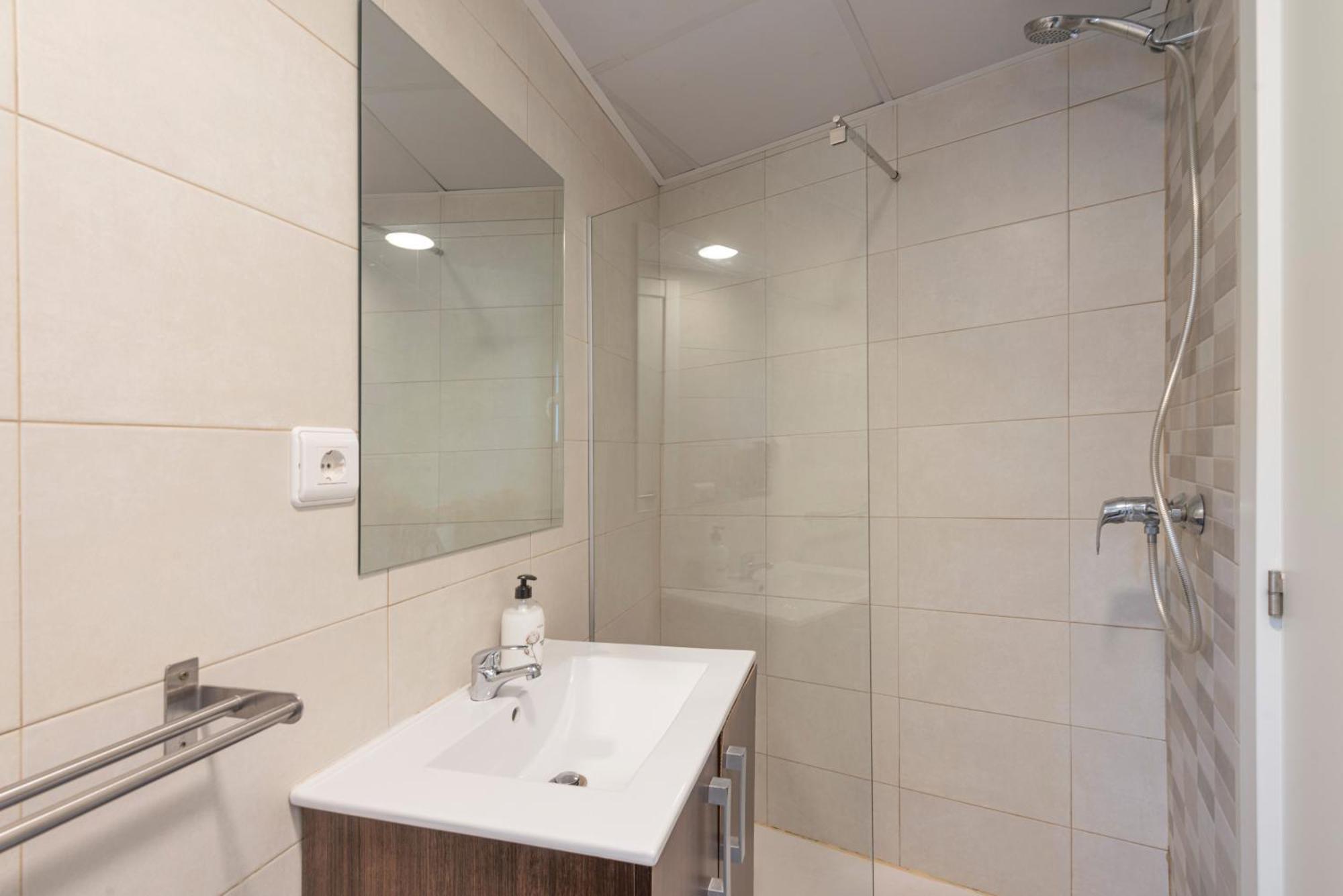 Beetroot, Jedes Zimmer Verfuegt Ueber Smart Tv , Eigenes Bad Mit Regendusche Und Balkon Льюкмайор Екстер'єр фото